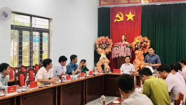GIÁM ĐỐC SỞ NÔNG NGHIỆP VÀ MÔI TRƯỜNG LÀM VIỆC VỚI UBND XÃ KON ĐÀO VỀ TÌNH HÌNH TRIỂN KHAI CHÍNH QUYỀN ĐỊA PHƯƠNG 02 CẤP